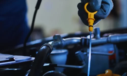 troca de óleo de motor